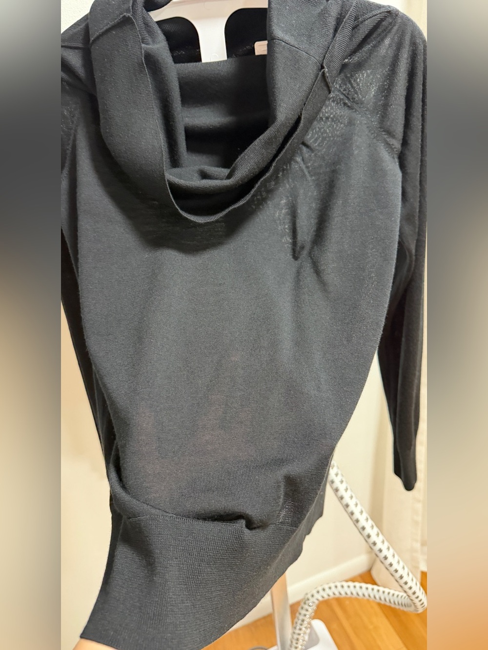 NWOT H&M Off the Shoulder 100% Wool Top - Picture 4 of 7